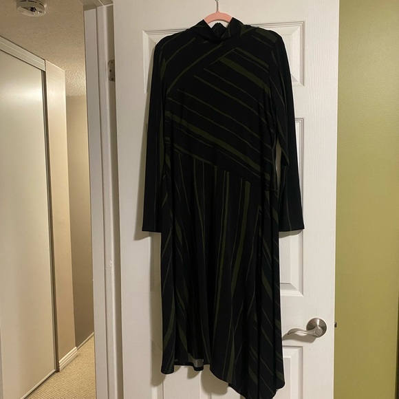 Stripes asymmetric hem dress - Picture 2 of 7